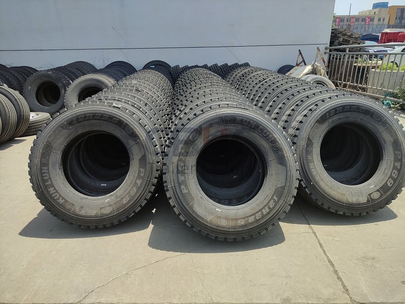 Truck Rim And Tire For Commercial Truck Truck Rim And Tire For Commercial Truck